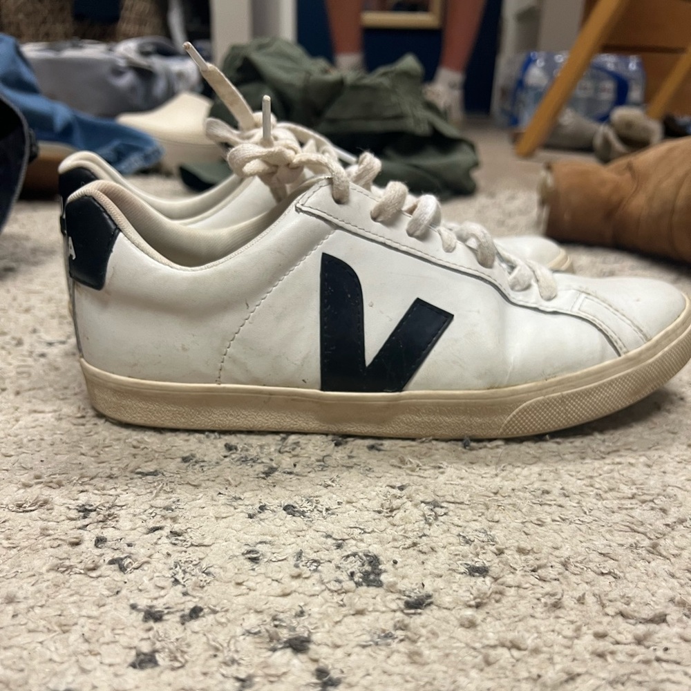Veja women’s size 9